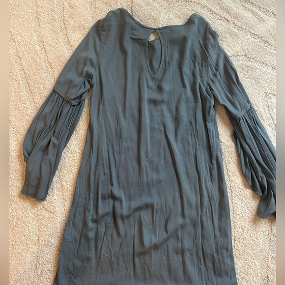MICHAEL STARS elegant flowy short blue dress with flowy cutout sleeves - Picture 4 of 4